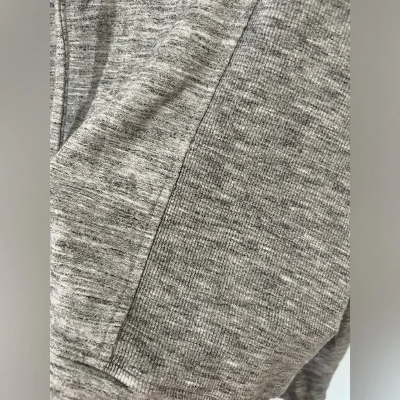 LIKE NEW Athleta Women’s Cowl Neck Sweatshirt - Marl Grey Heather - Size: MP - Picture 7 of 9